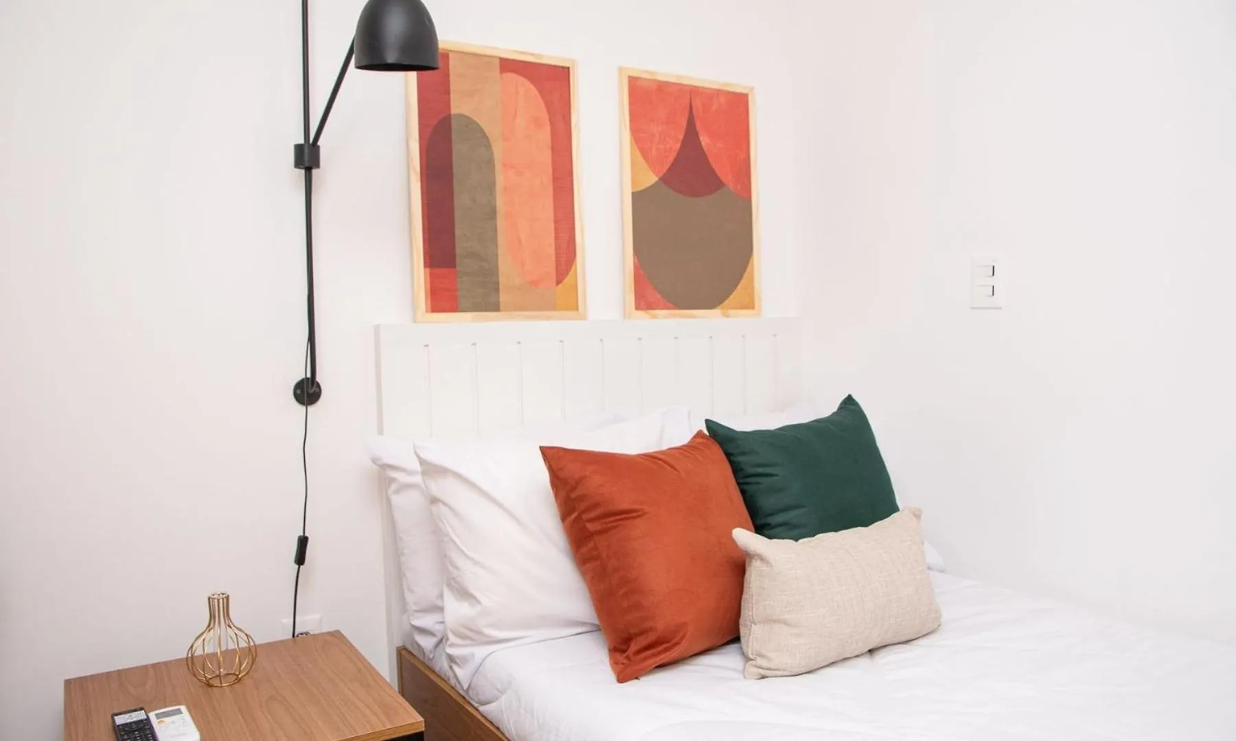 One House By Belong 호텔